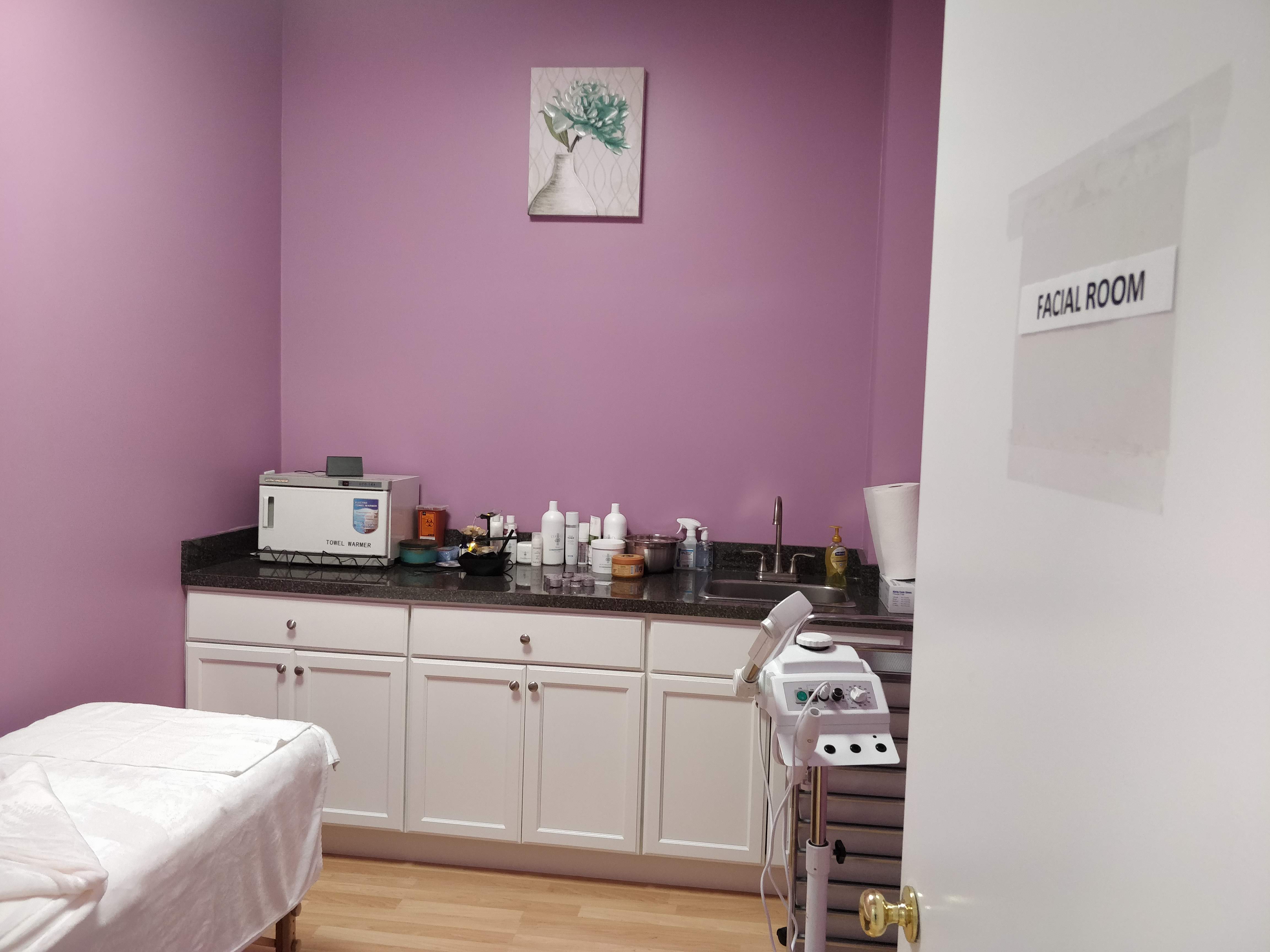 Relaxing Spa Room Elements